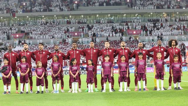 Katar, Dünya Kupası için yıldızlarını sahaya sürüyor! haber görseli